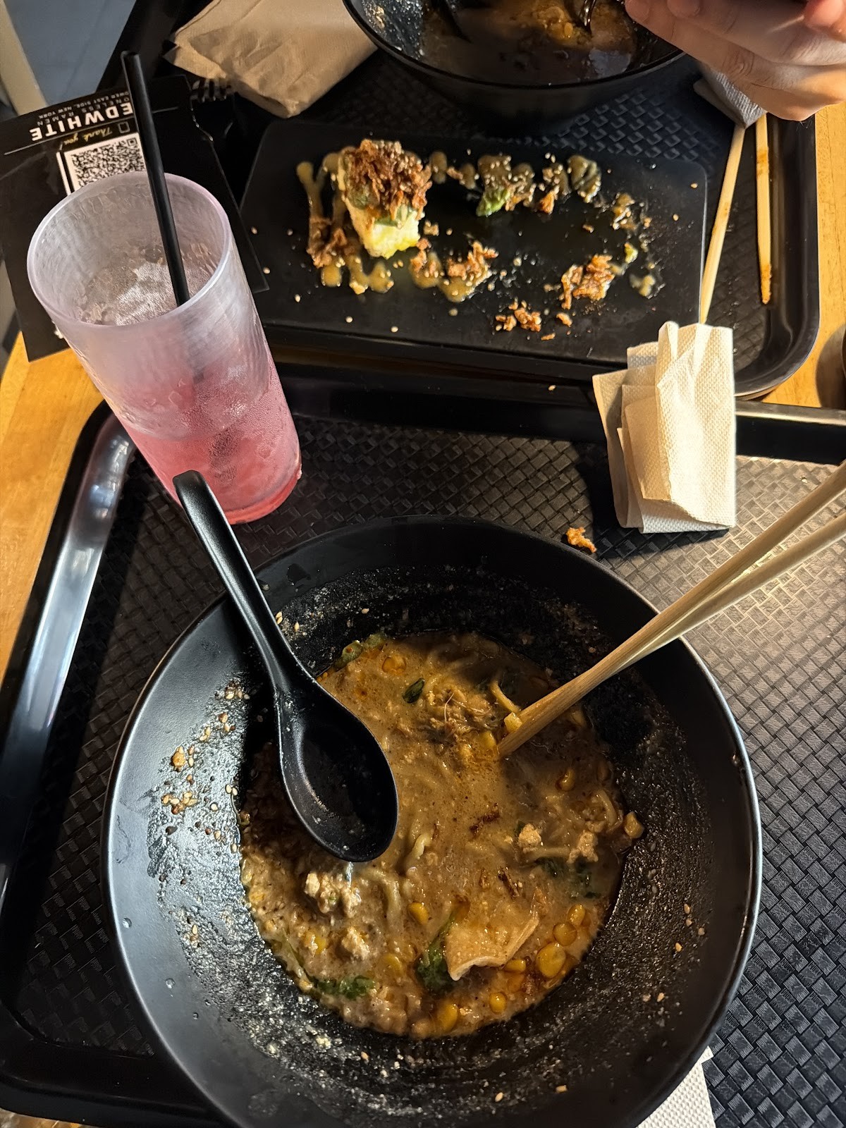 Redwhite Boneless Ramen: food & drinks