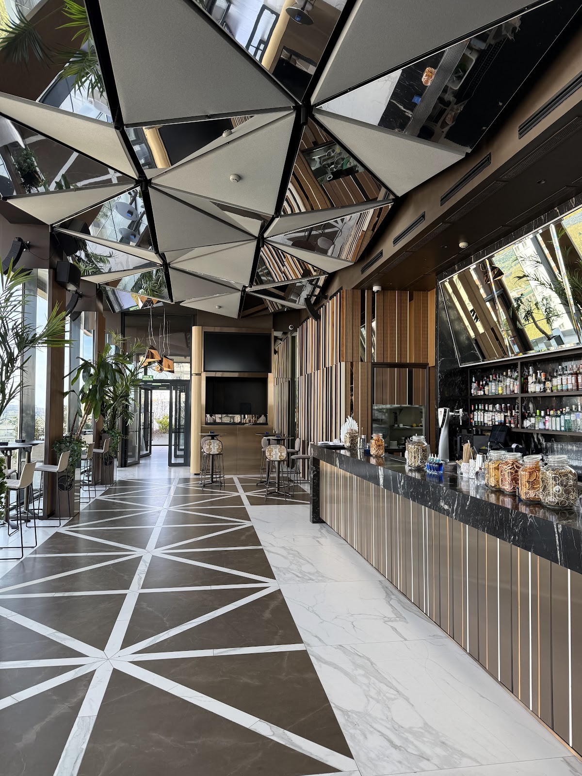Ginkgo Restaurante & Sky Bar: the place