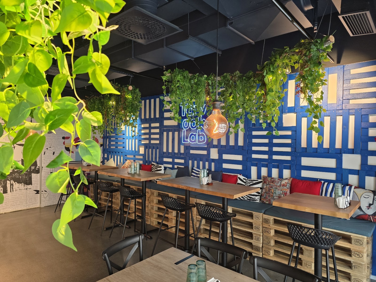 Tawook Lab Kluuvi: the place