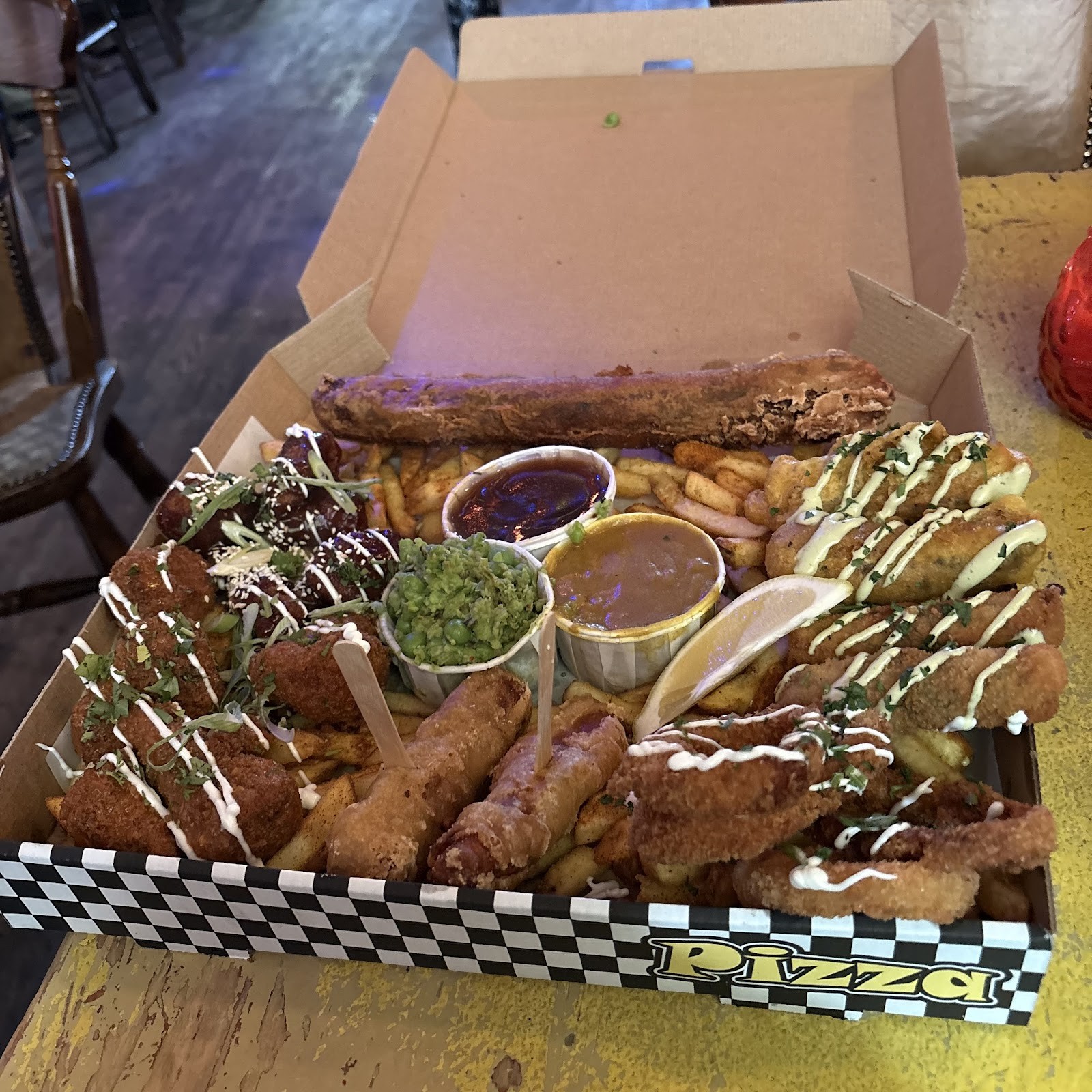 The Happy Fish: food & drinks