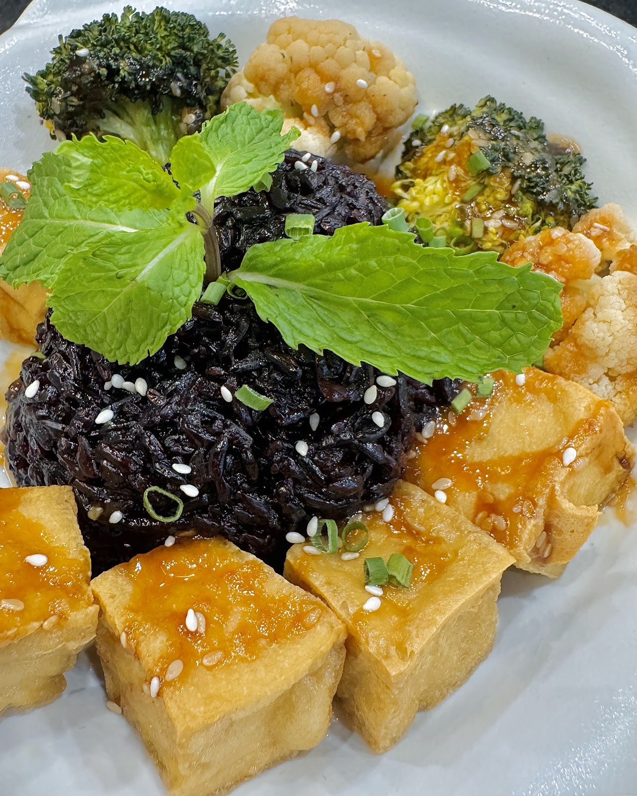 Kem-Kon Vegan Phahurat: food & drinks