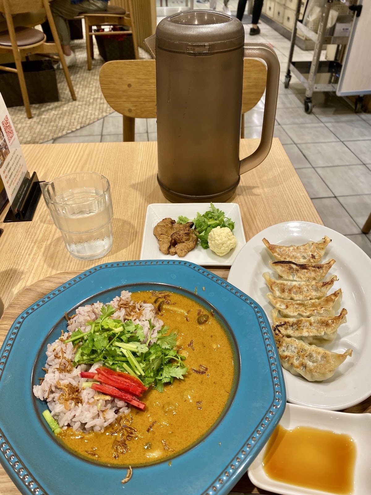 T’s Tantan: food & drinks
