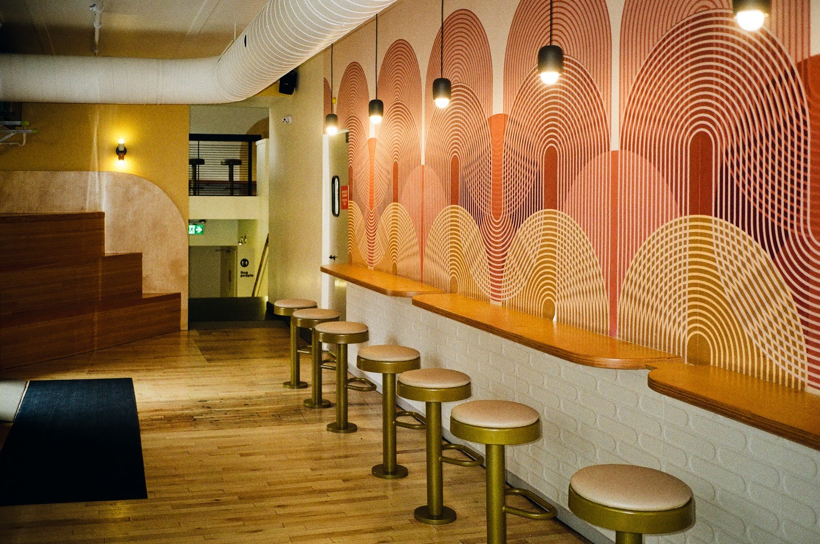 Iconoglace Mile end: the place