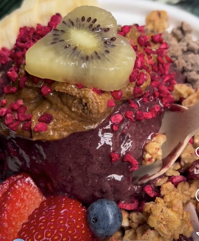Lulu's Açai Bar: food & drinks
