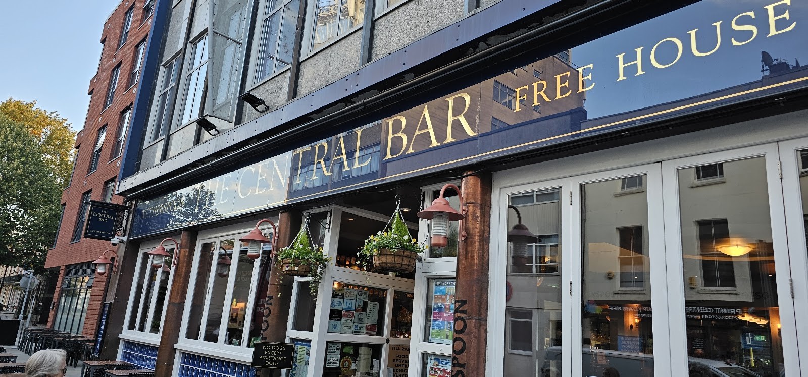 The Central Bar - JD Wetherspoon: the place