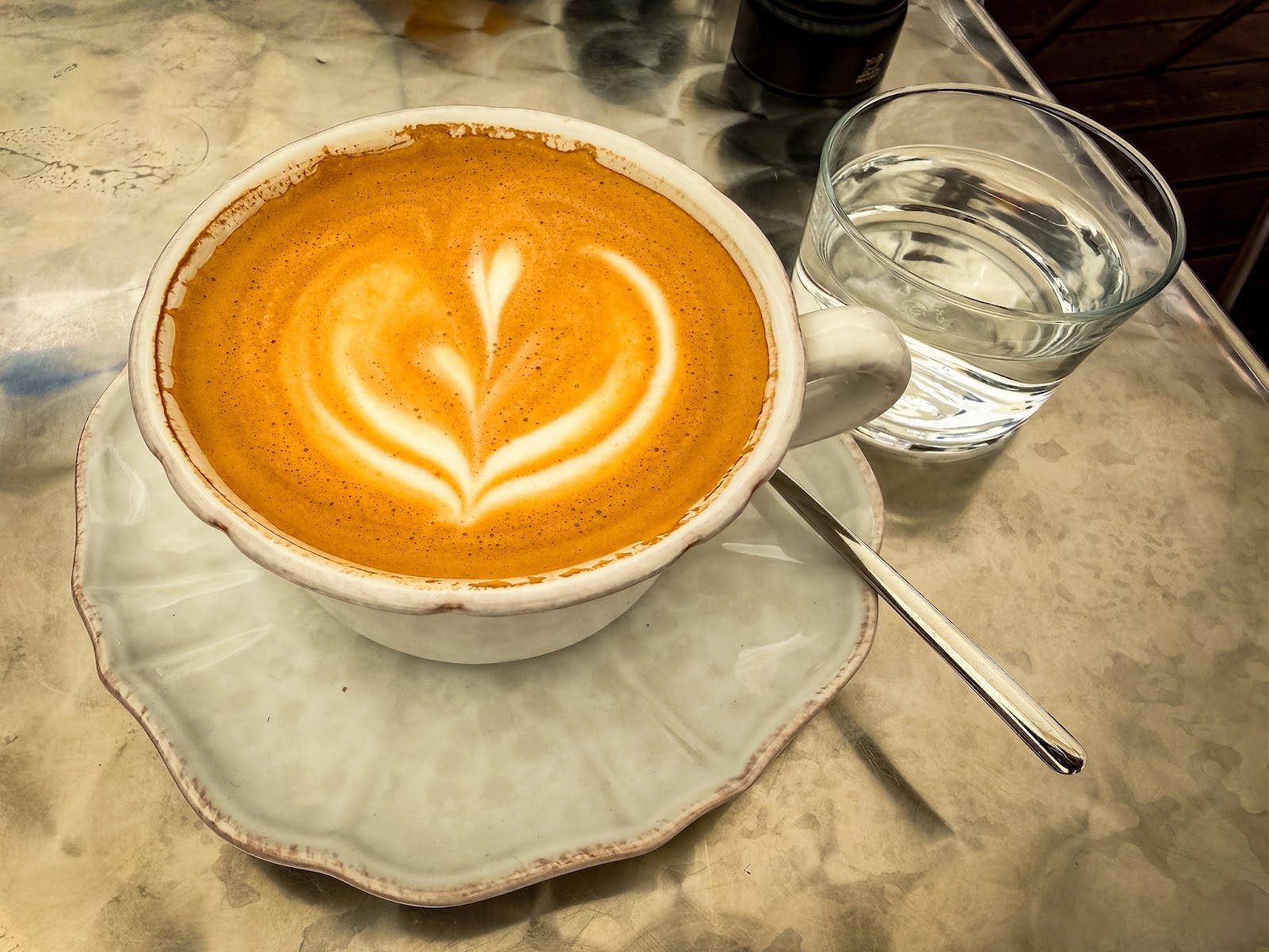 OM NOM NOM CAFÉ: food & drinks