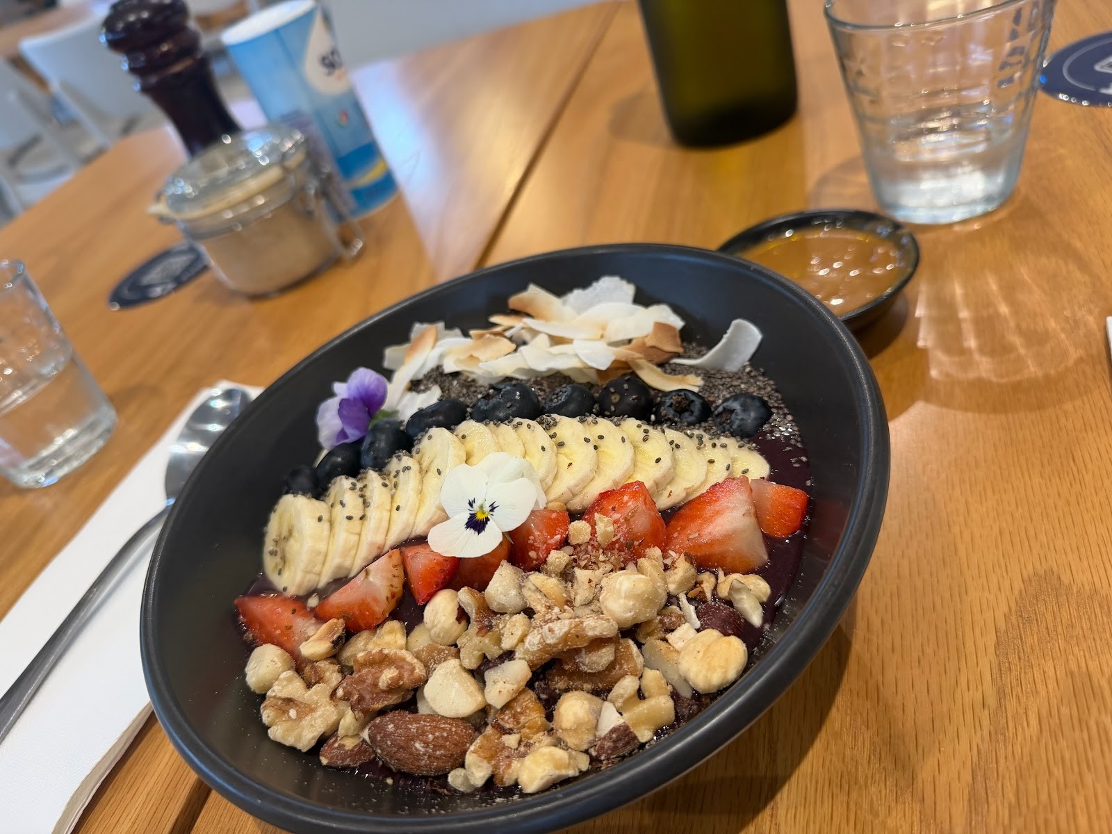 The Jolly Miller (Roxburgh Park): food & drinks