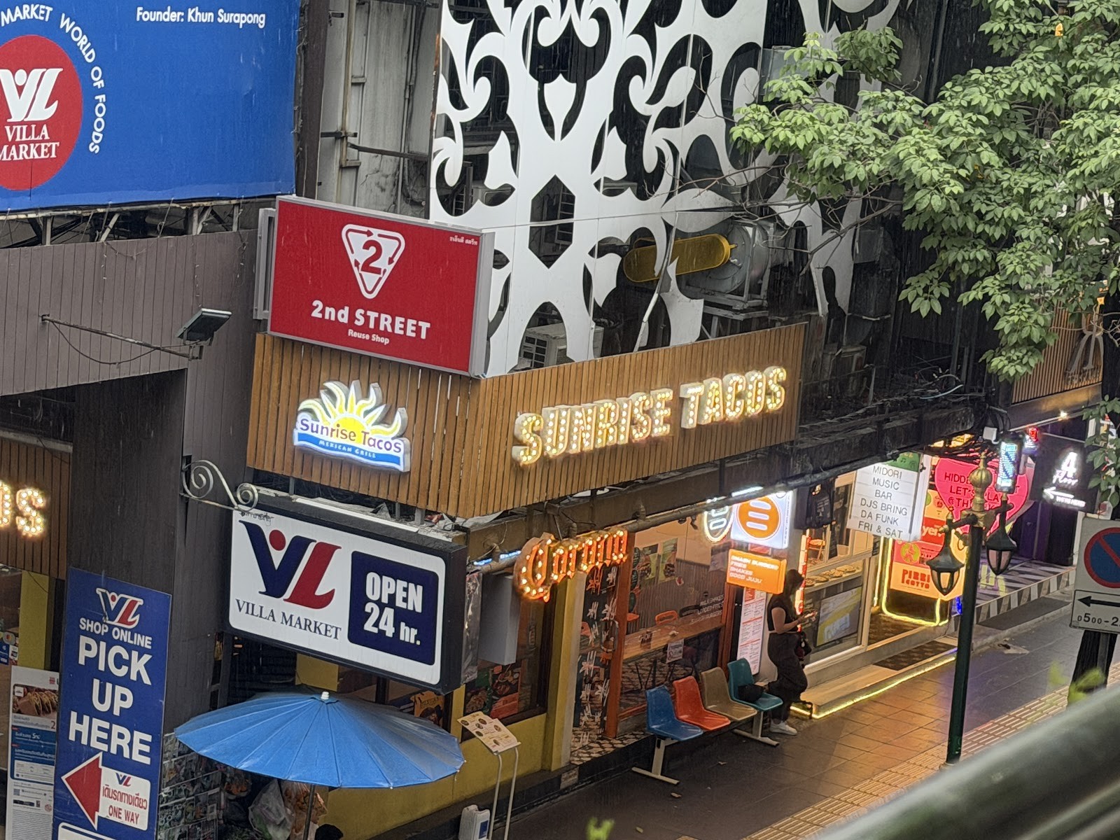 Sunrise Tacos at Sukhumvit 33: the place