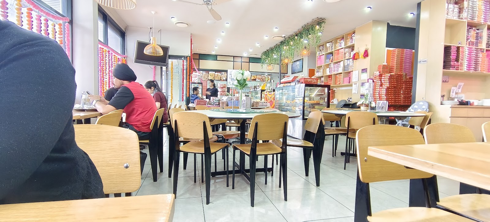 Royal Sweets Cafe: the place