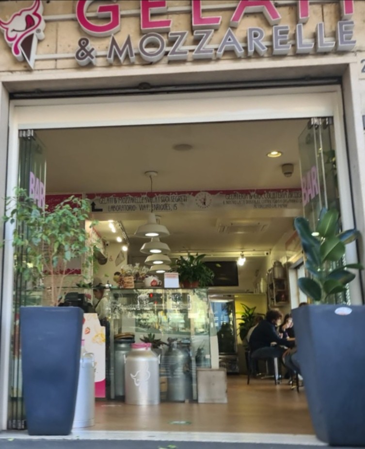 Ice cream and mozzarella: the place