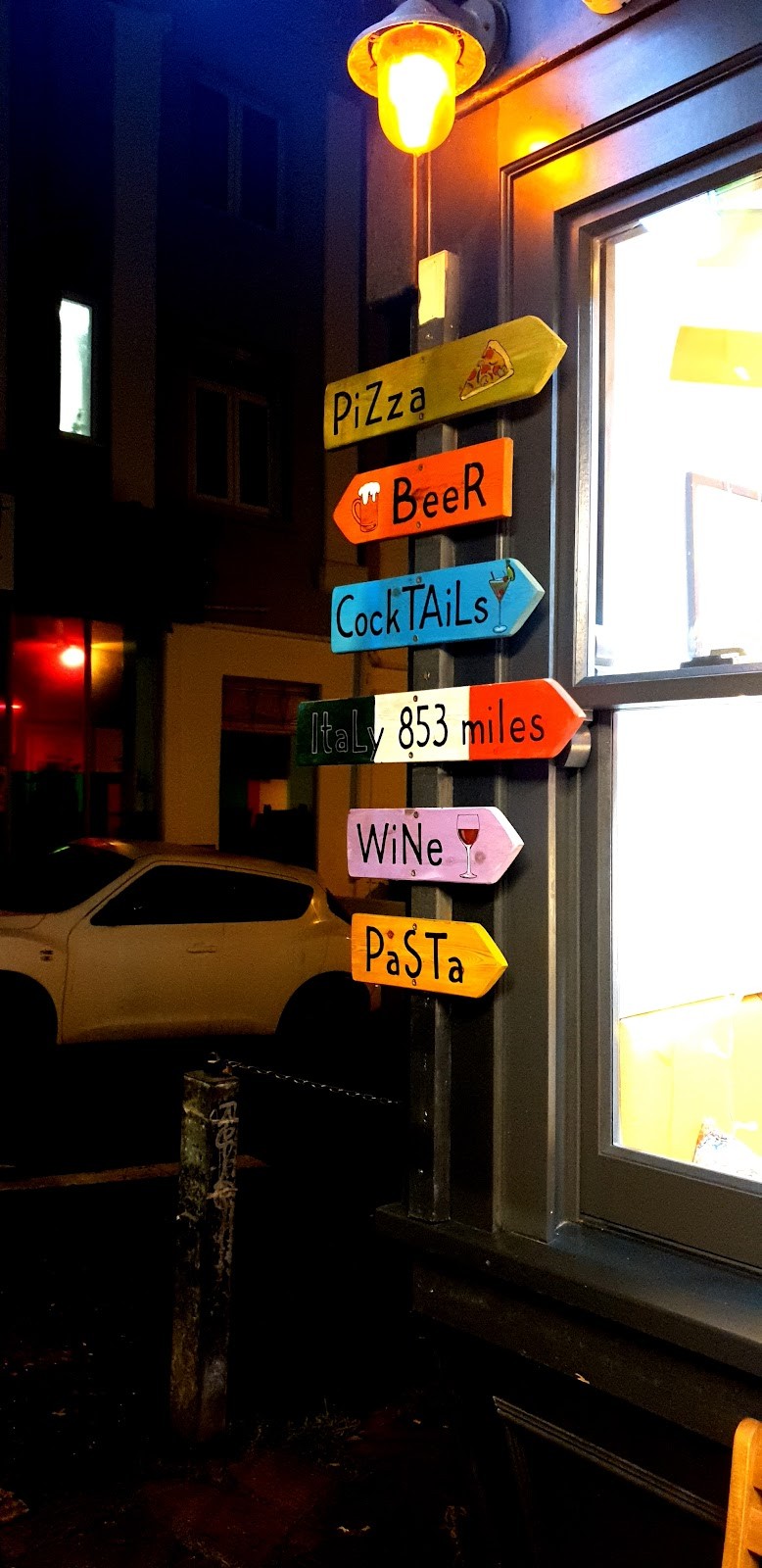 Al Forno Pizzeria: the place