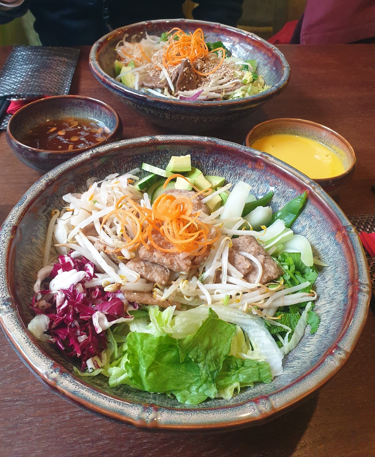Mong Mo: food & drinks