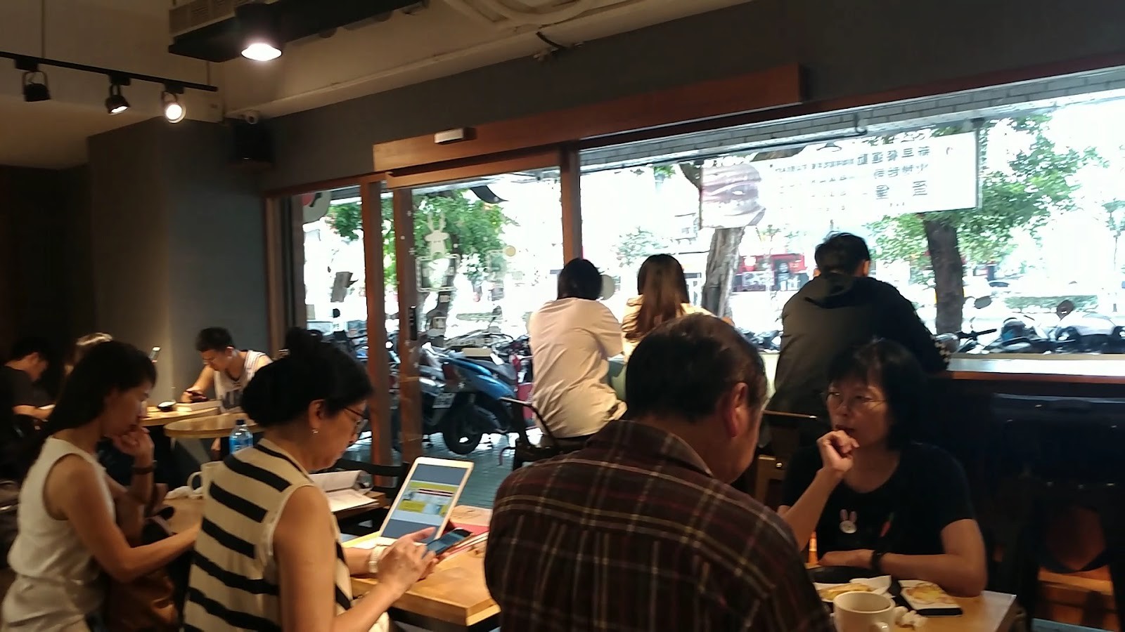 Louisa Coffee: the place