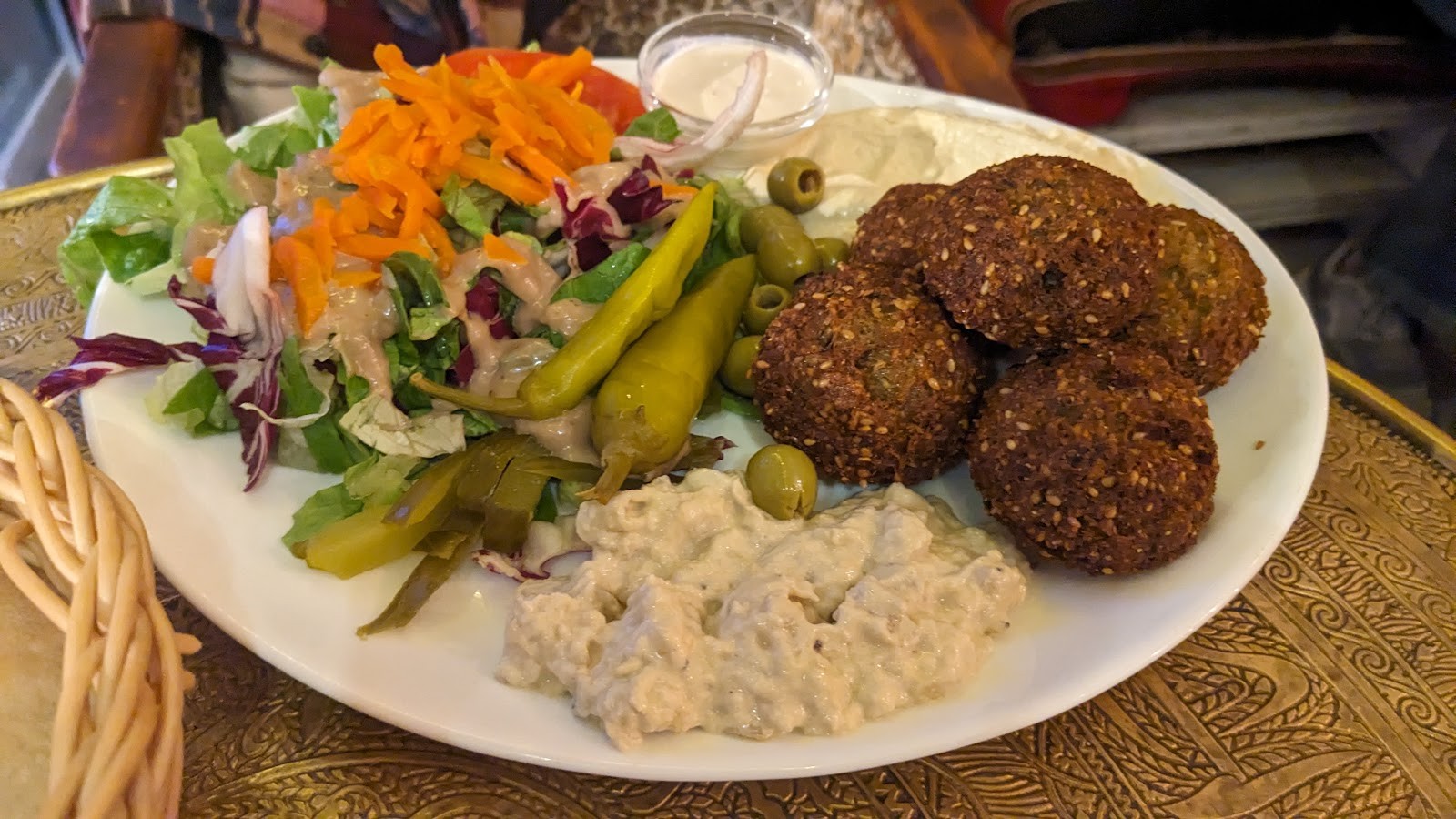 Kiez Falafel: food & drinks