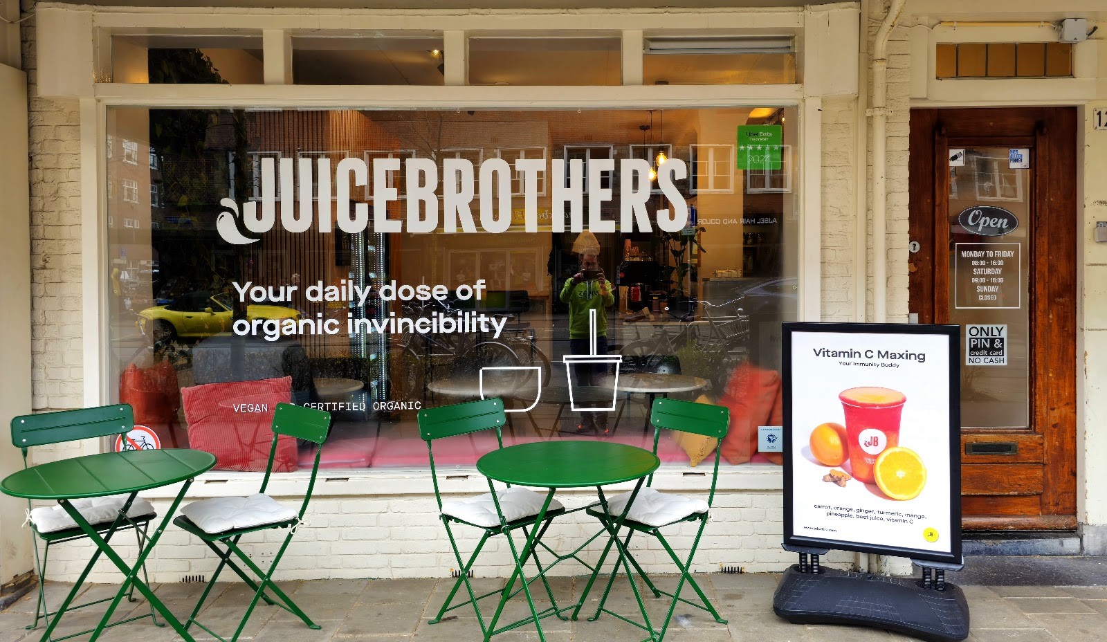 Juicebrothers Oud Zuid - Heemstedestraat: the place