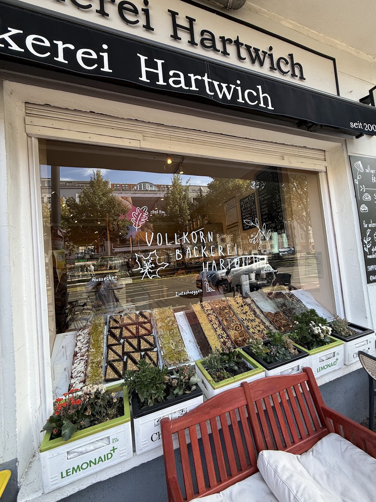Vollkornbäckerei Hartwich: the place