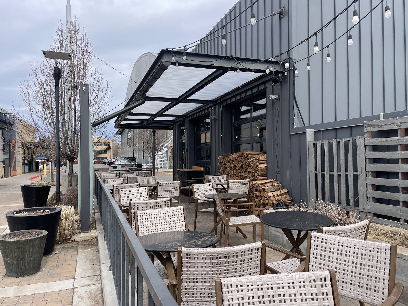 Woodgrain Bagel & Deli: the place