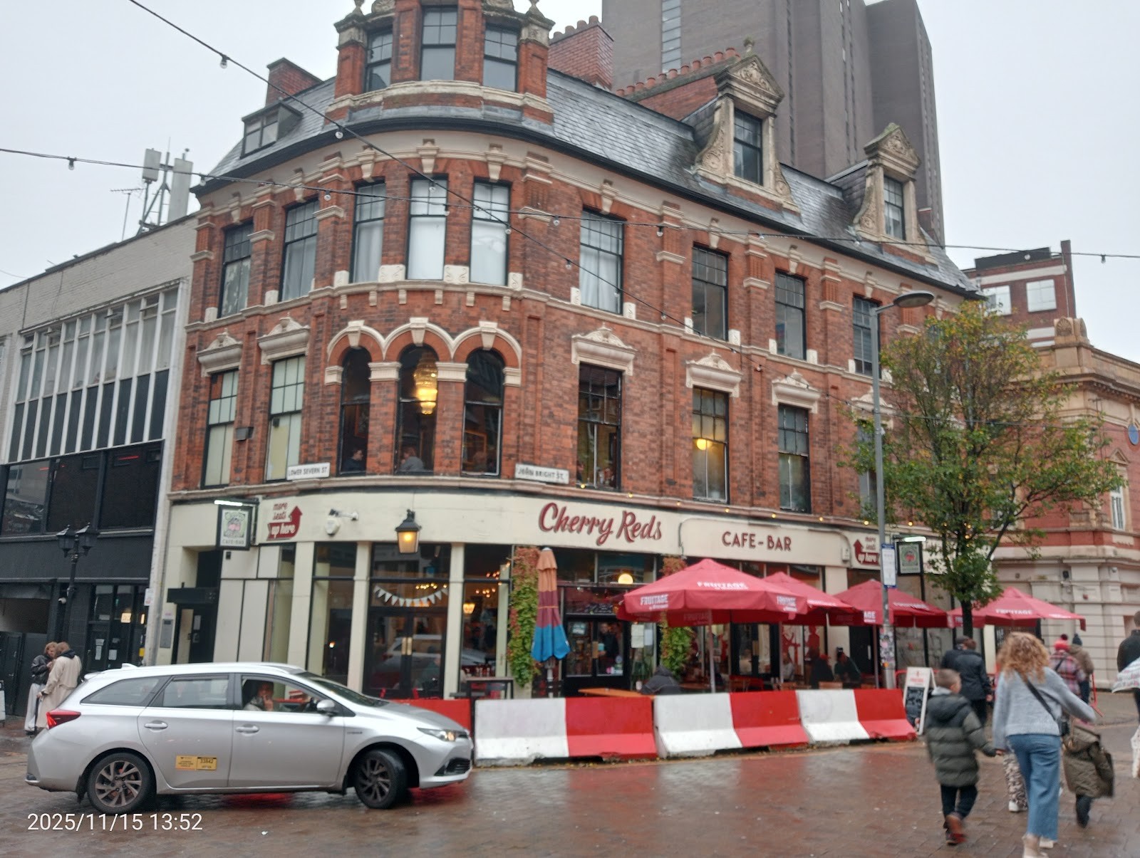 Cherry Red's Cafe Bar: the place
