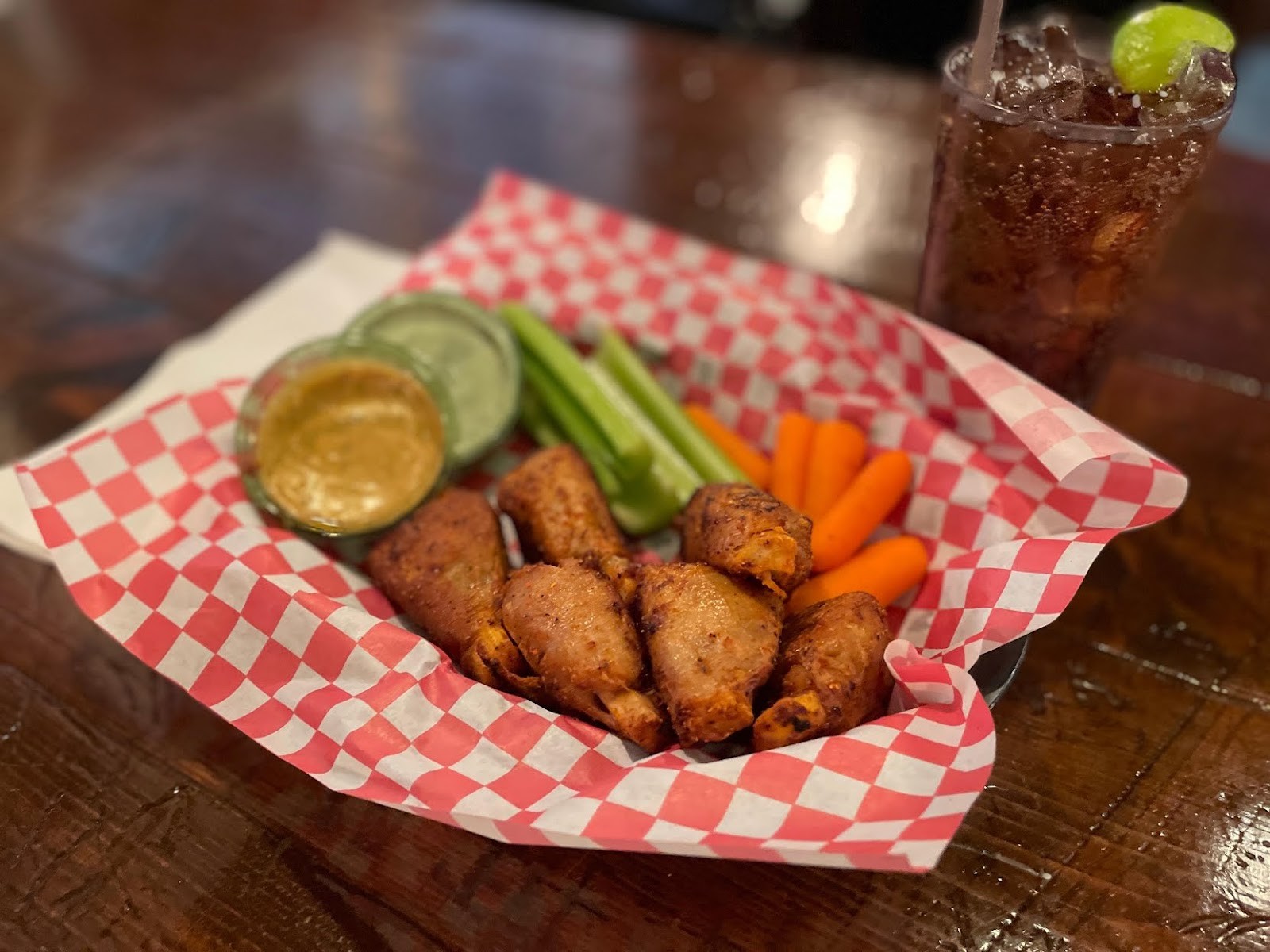 Pi Vegan Pizzeria: food & drinks