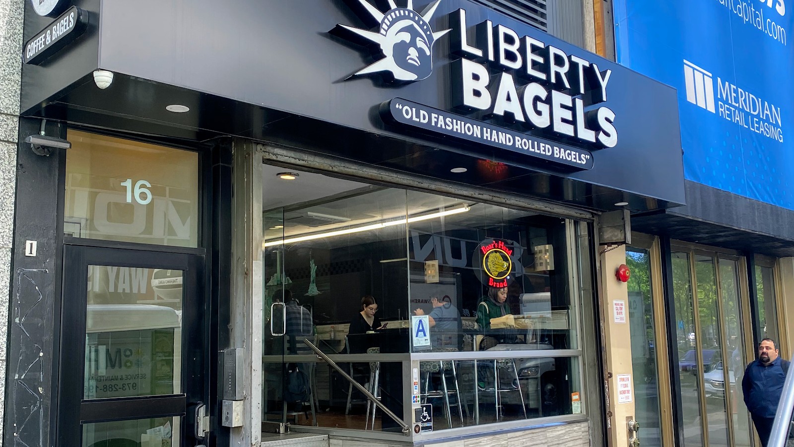 Liberty Bagels 5th Ave: the place