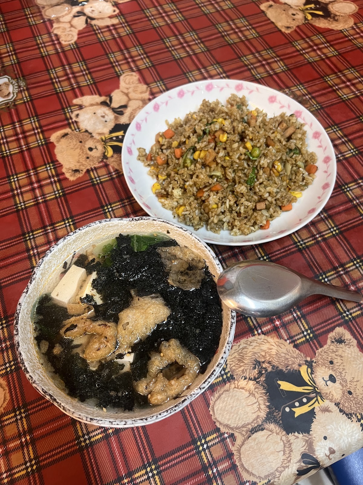 Zhāng TàiTài 張太太緣素食: food & drinks