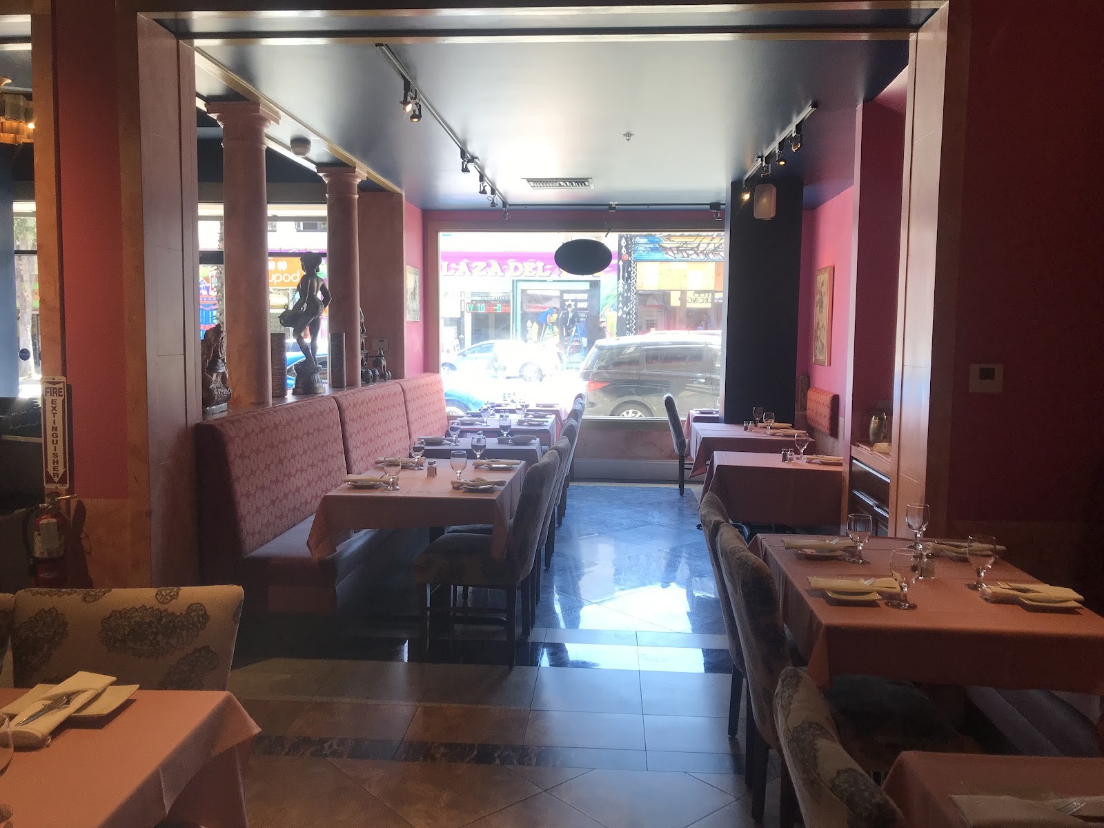 Mission Curry House: the place
