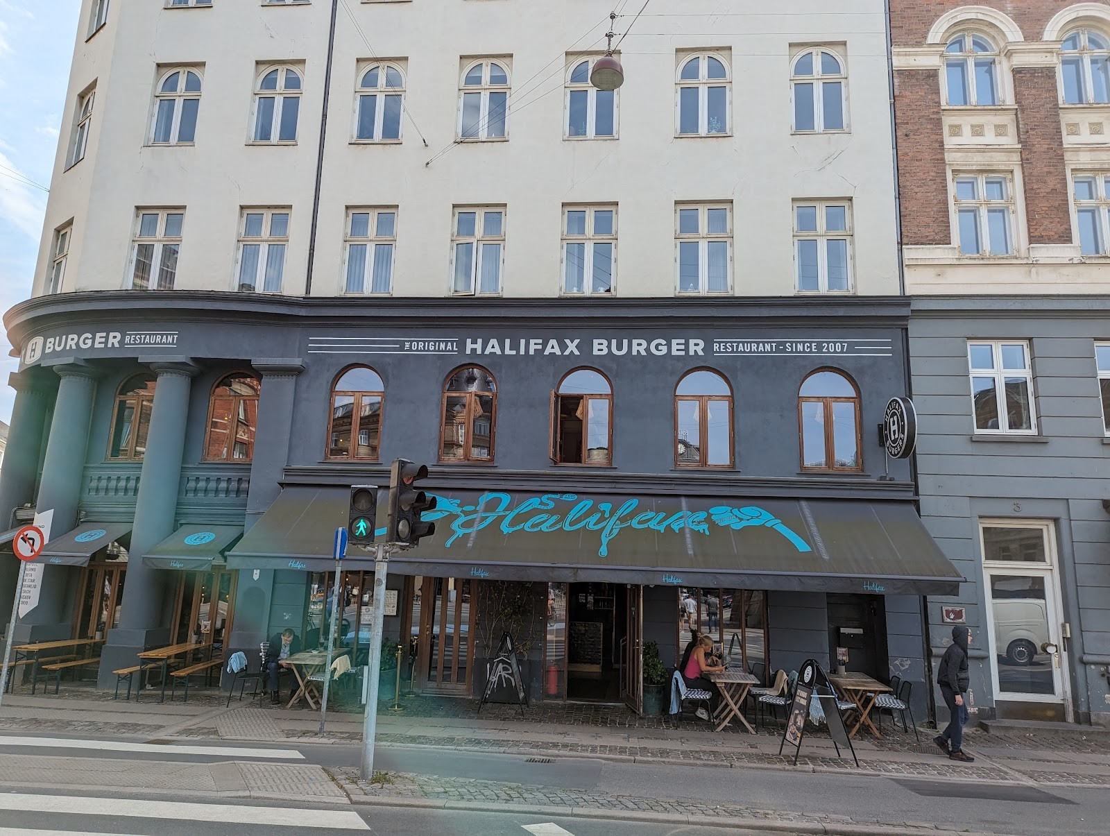 Halifax Burgers Østerbro: the place