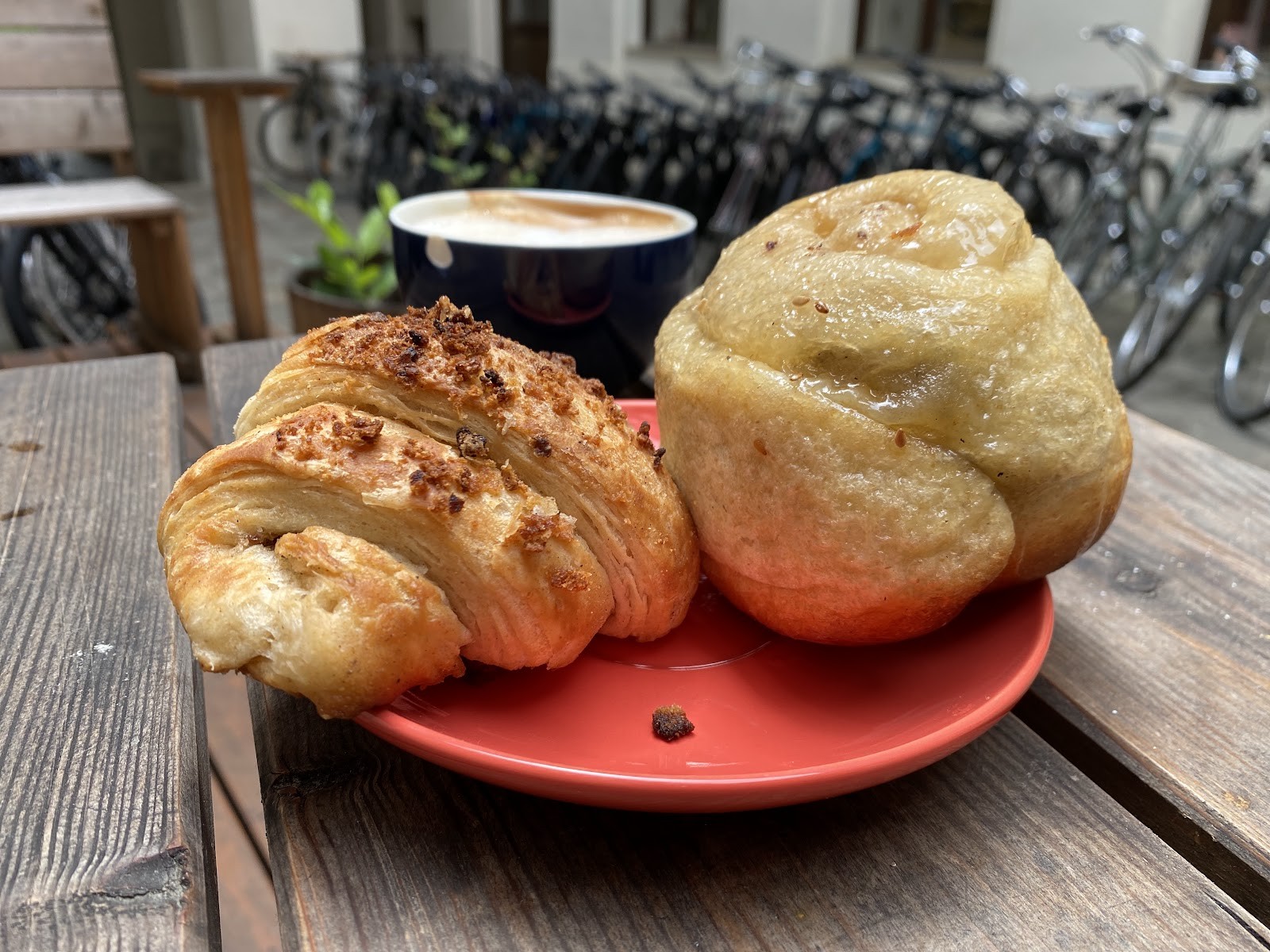 Baeckerei Schwarzbrot: food & drinks