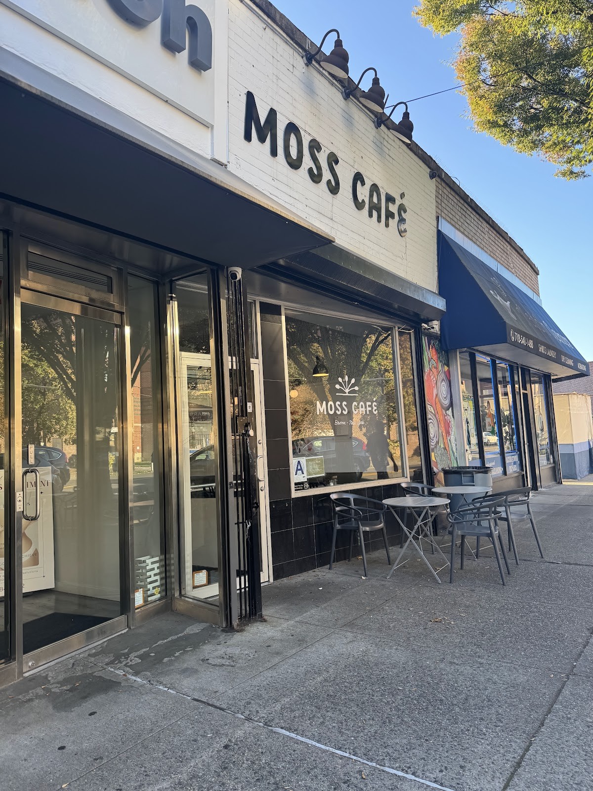 Moss Café: the place