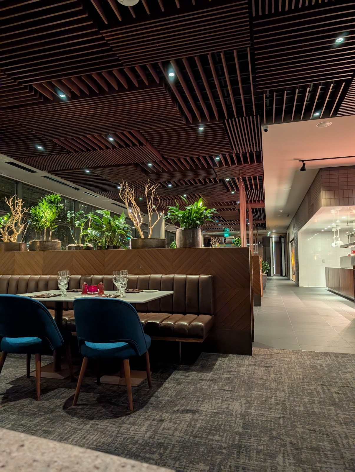 Daniel’s Broiler Downtown: the place