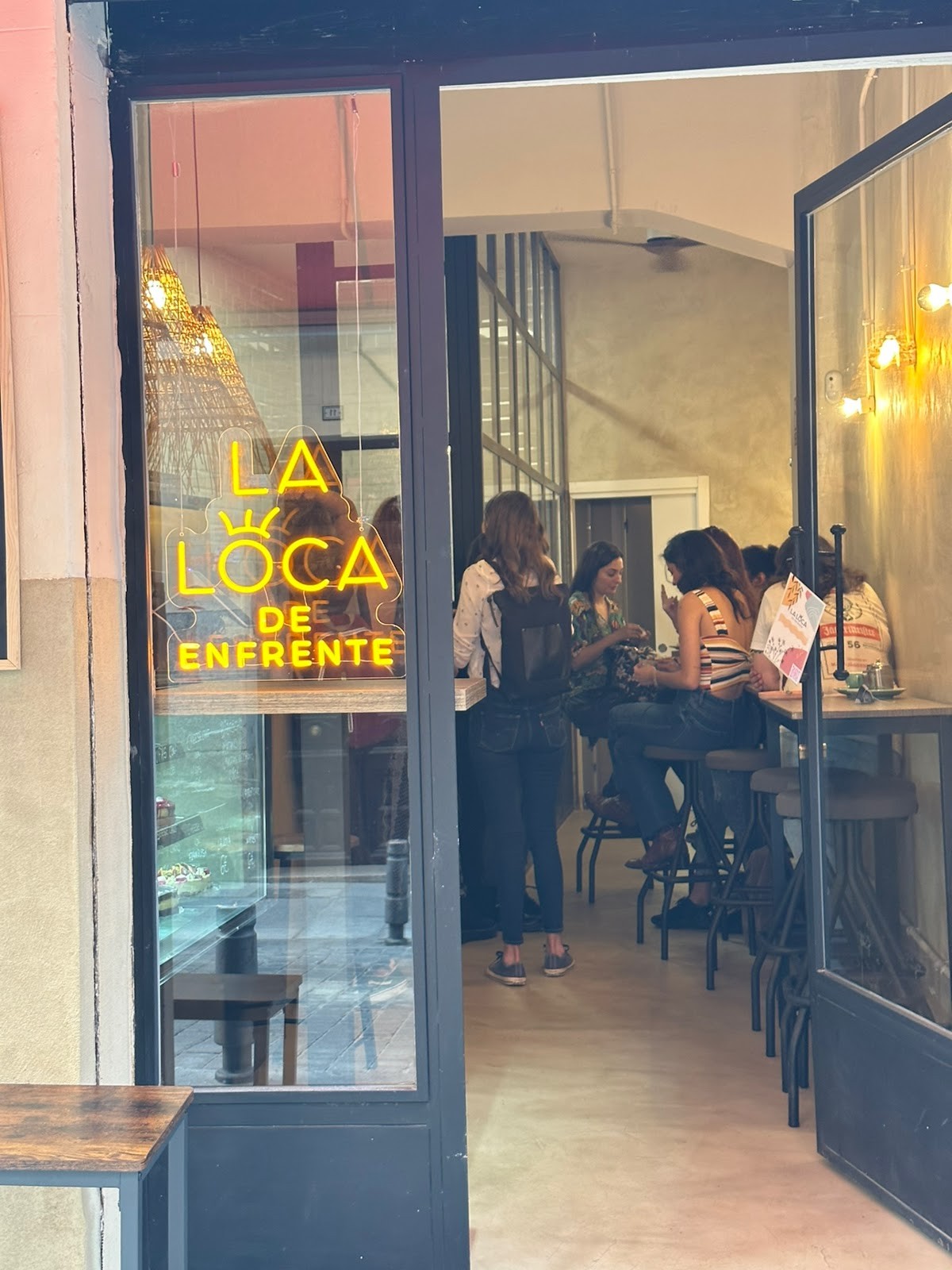 La Loca de Enfrente: the place