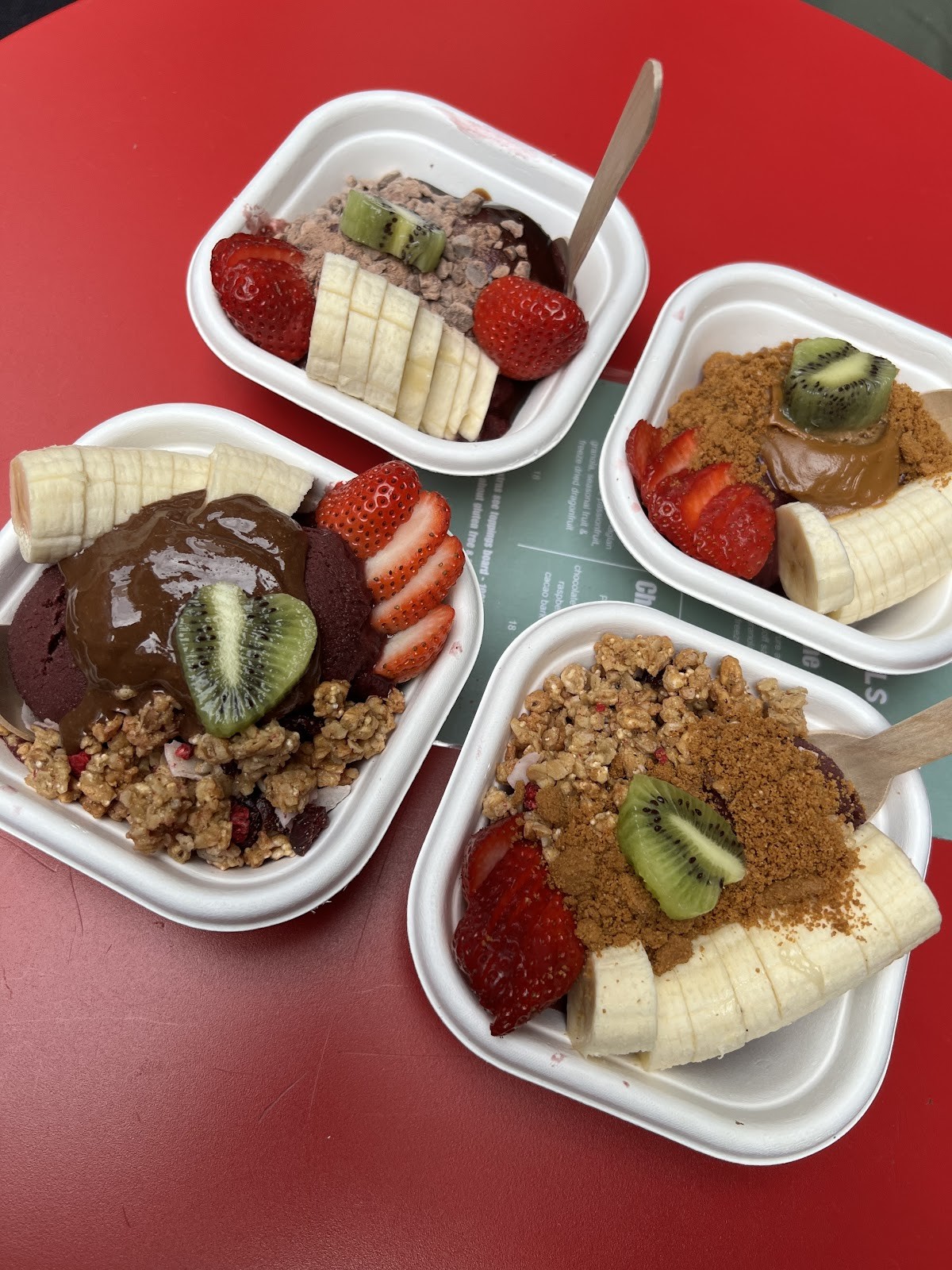 Lulu's Açai Bar: food & drinks