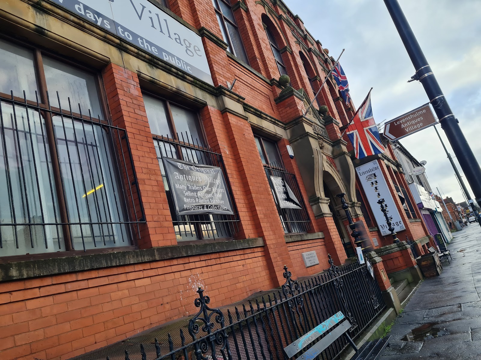The Antiques Village Cafe: the place