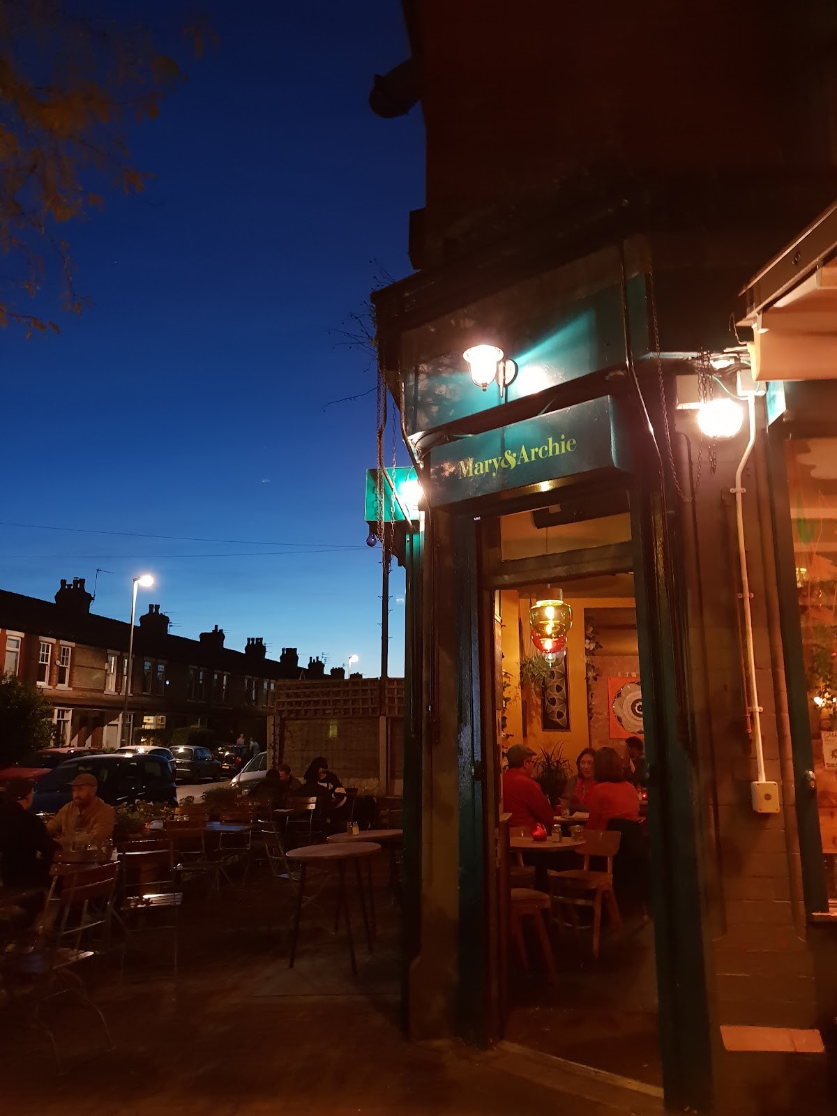 Mary & Archie: the place