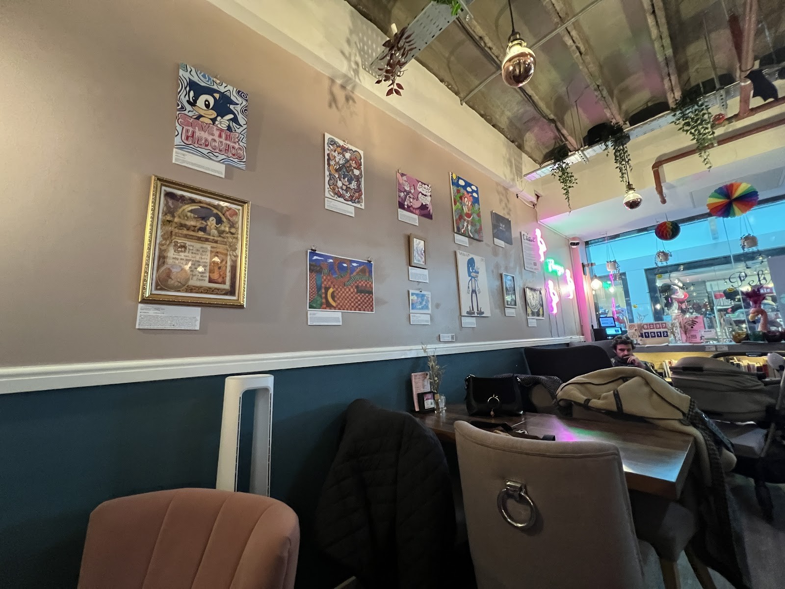 Flamingos Coffee House: the place