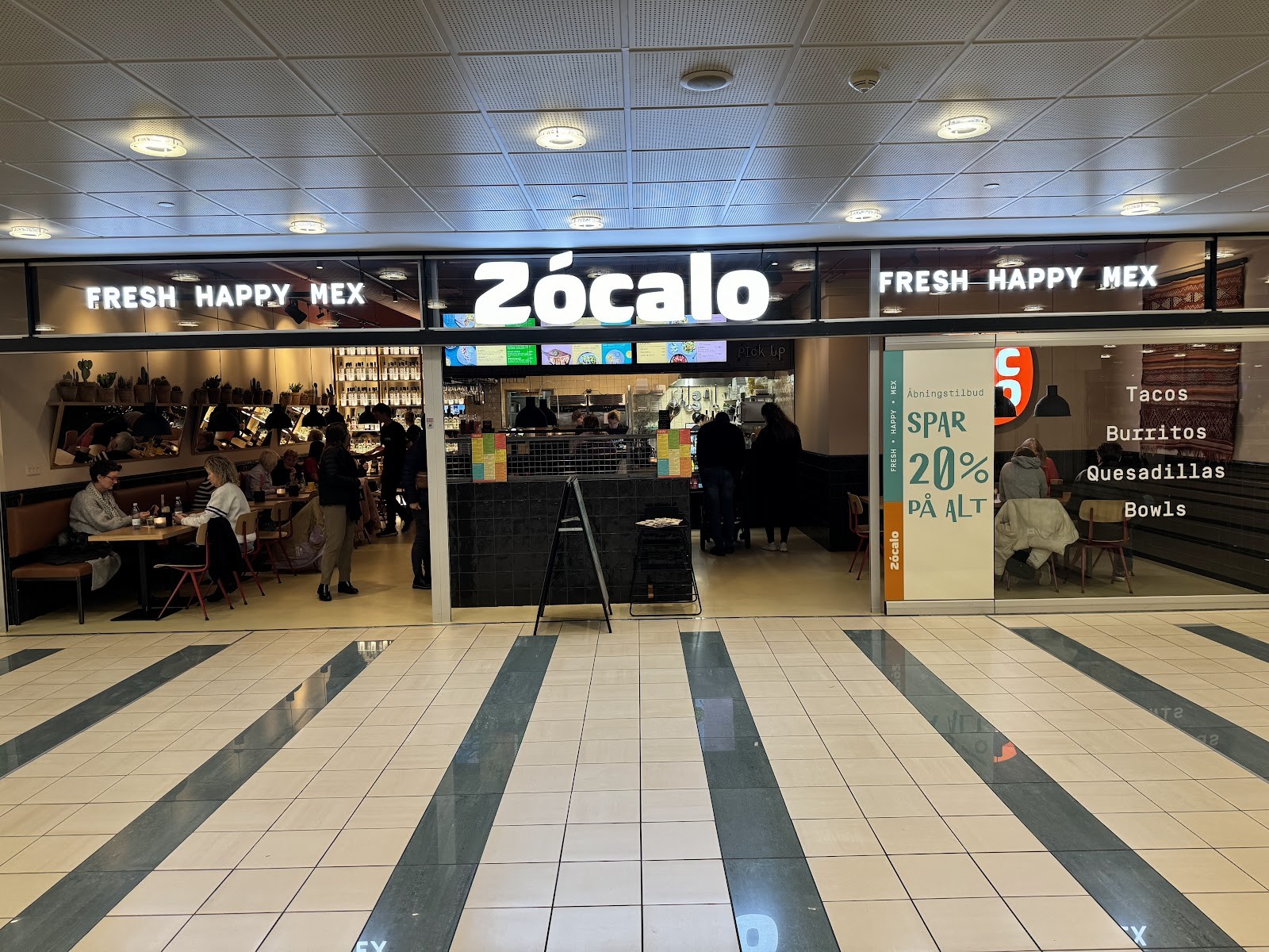 Zócalo - Fresh Happy Mex: the place