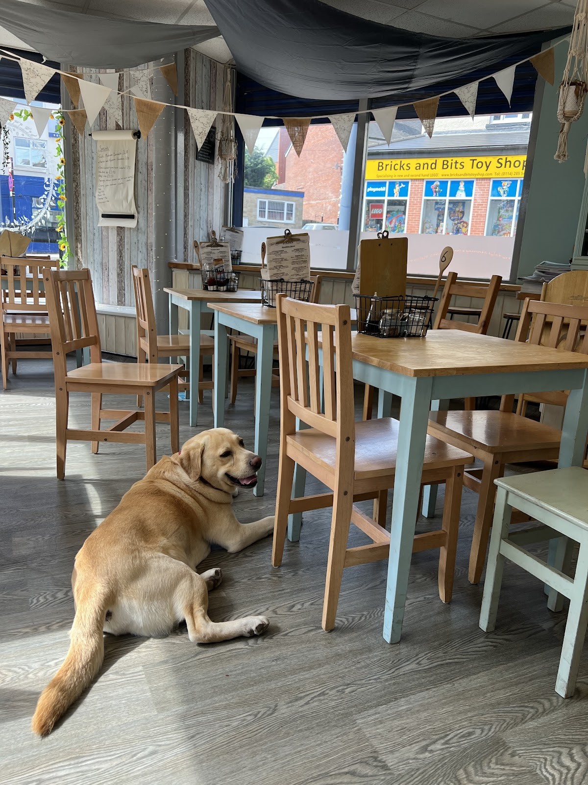 Jam's Cafe: the place