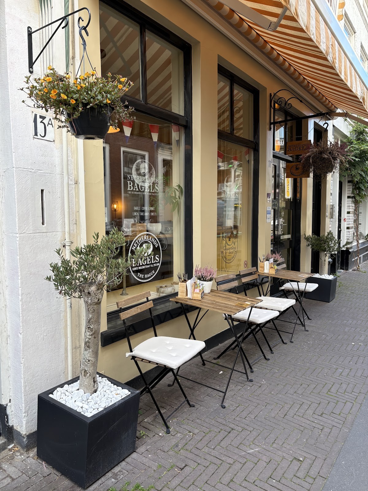 Netherlands Bagels Cafe: the place