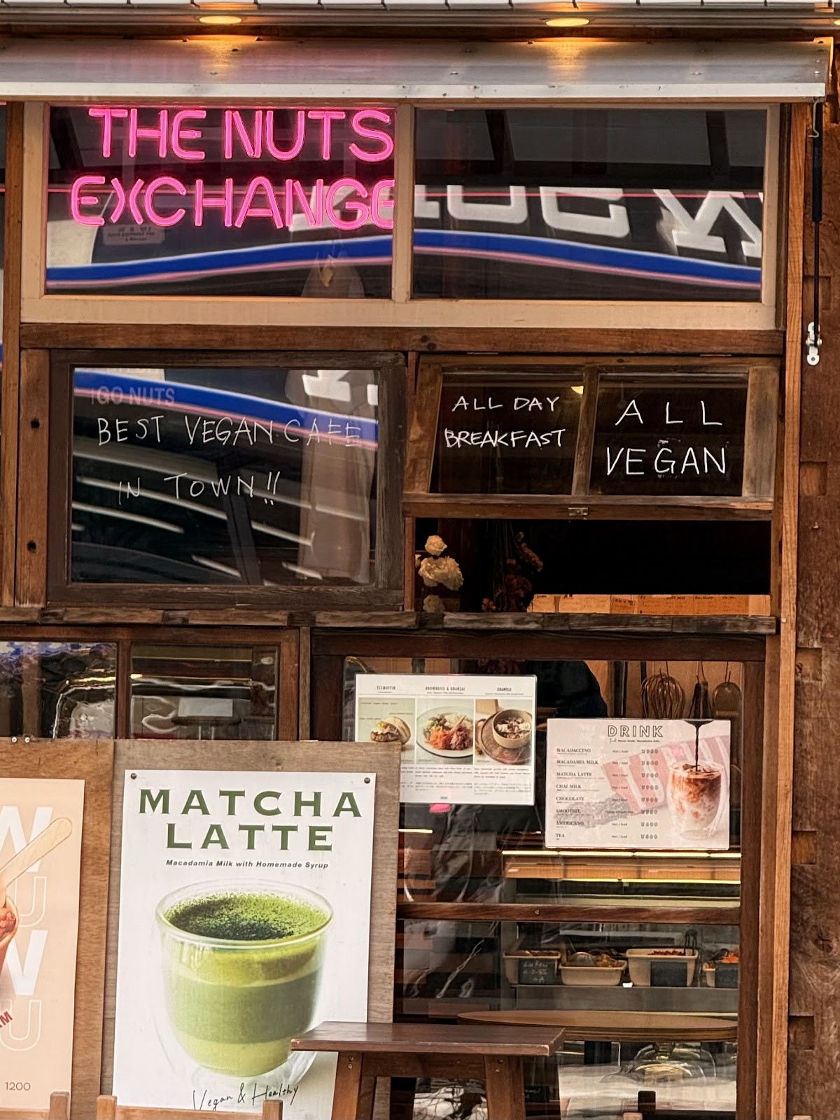 THE NUTS EXCHANGE – Vegan Cafe Tokyo: the place