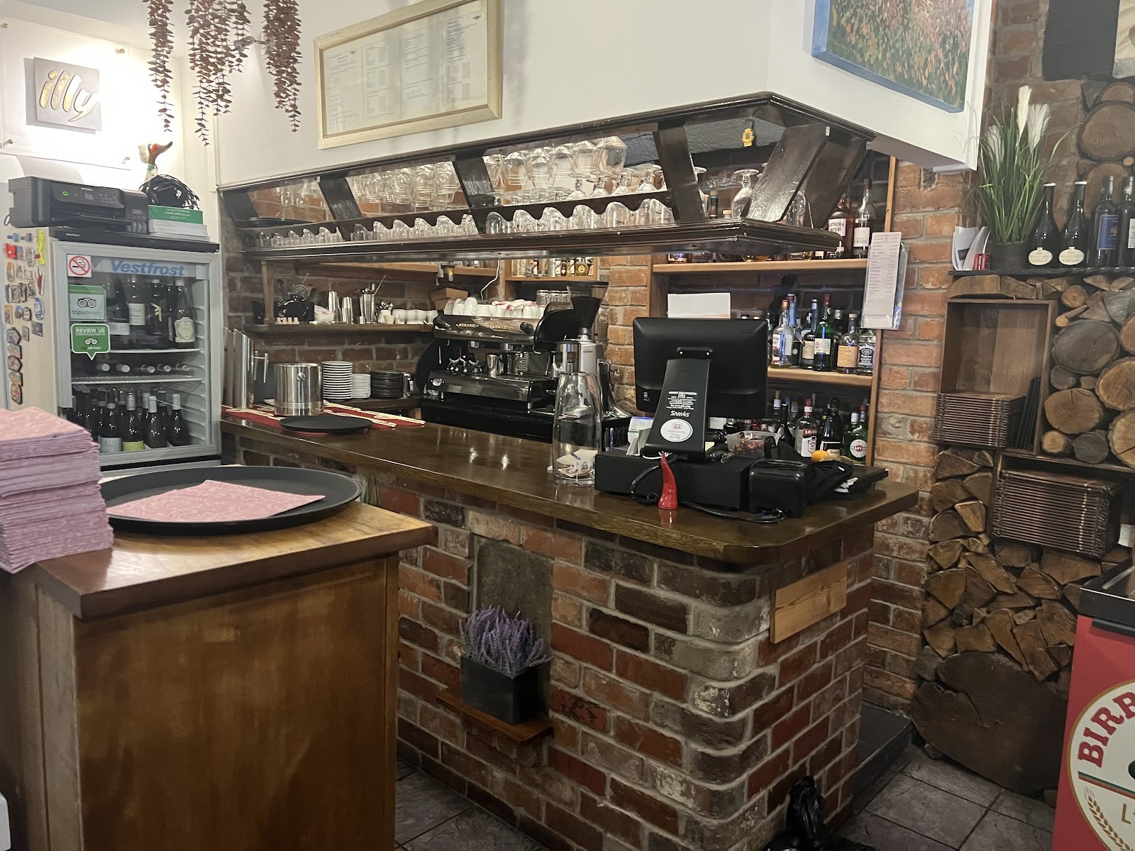 Vito's Italian Restaurant: the place