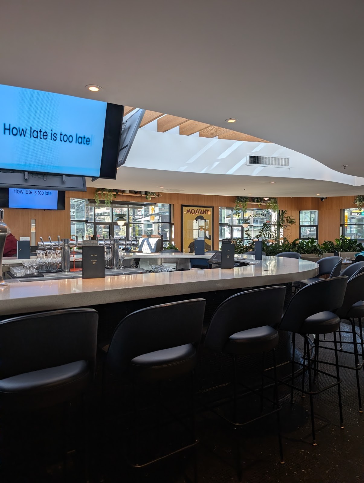 Earls Kitchen + Bar: the place