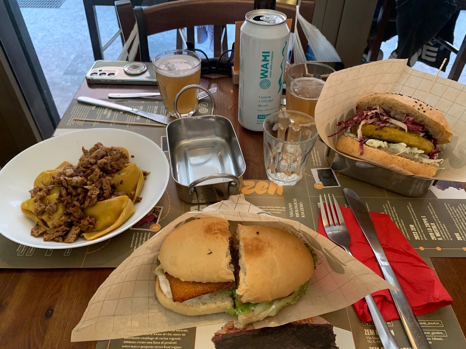 ZEM Vegan Bistrot: food & drinks