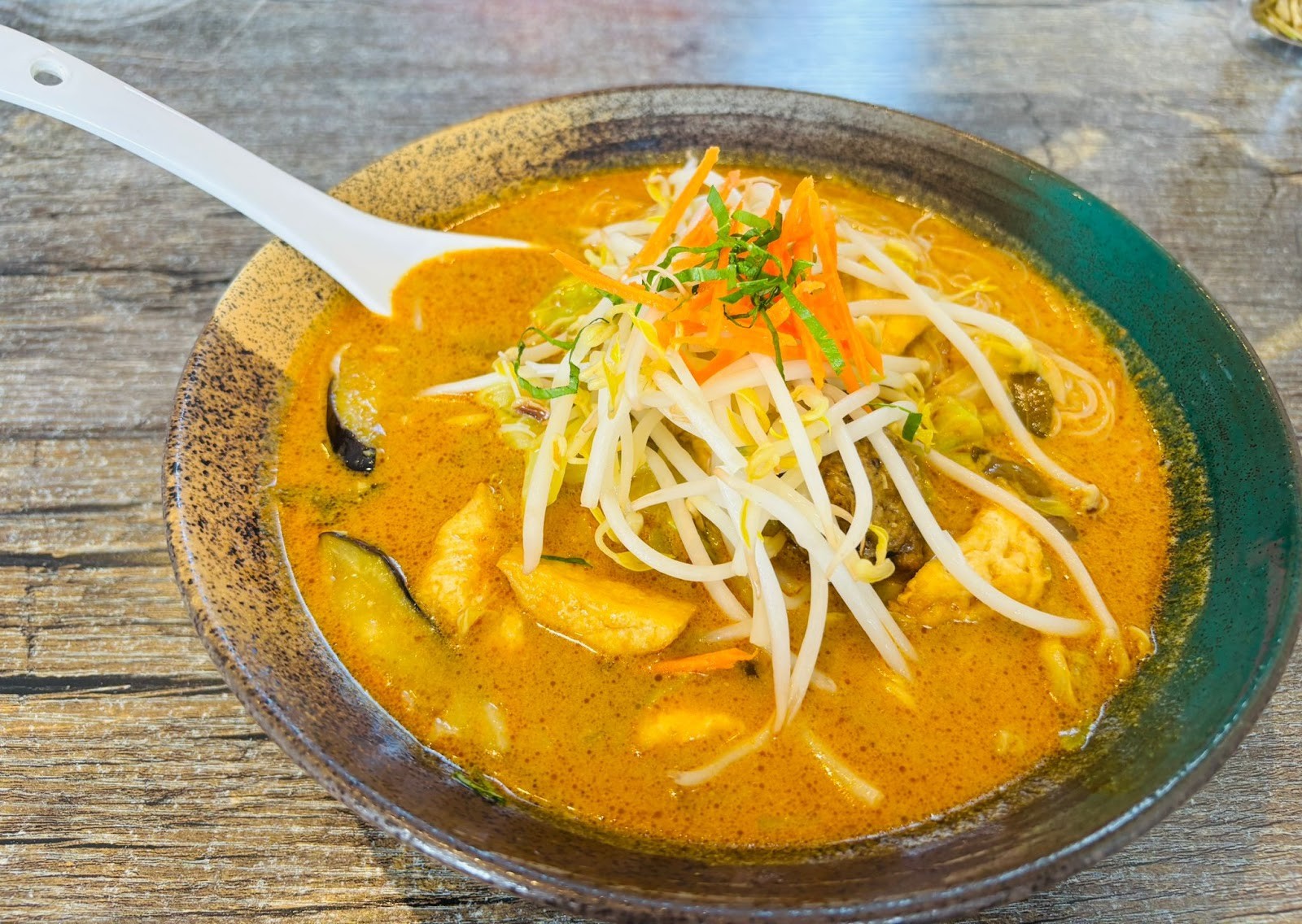 Guan Cafe: Vegetarian & Vegan: food & drinks