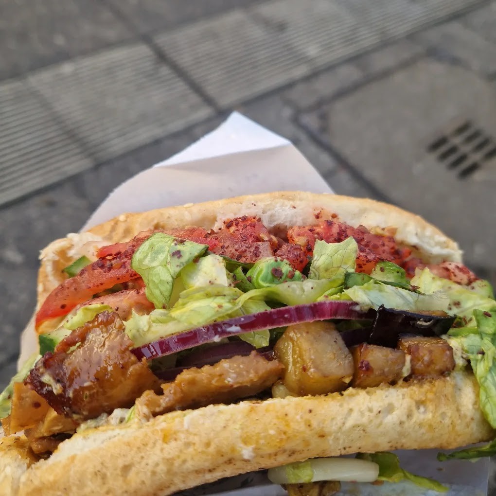 Zerö Kebab | Plant-Based Döner: food & drinks