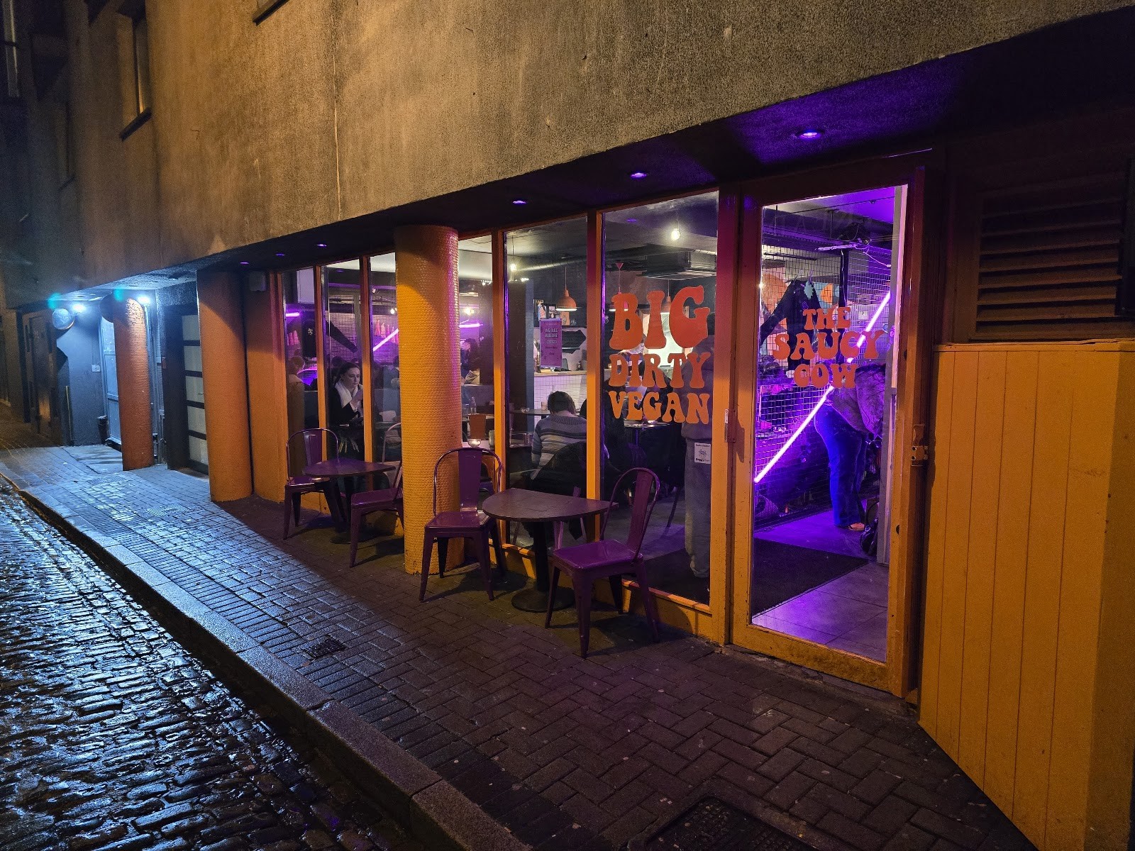 The Saucy Cow Vegan Food Temple Bar: the place