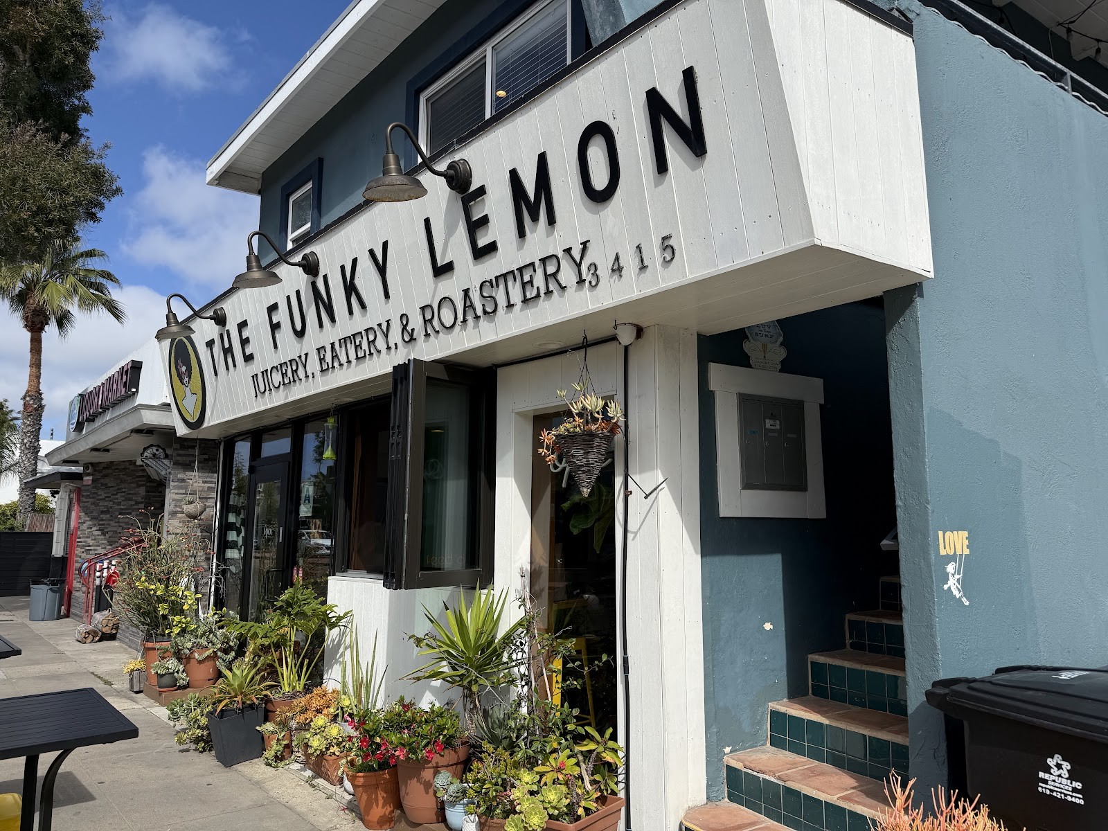 The Funky Lemon: the place