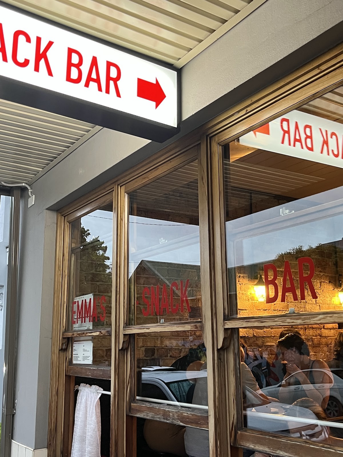 Emma's Snack Bar: the place