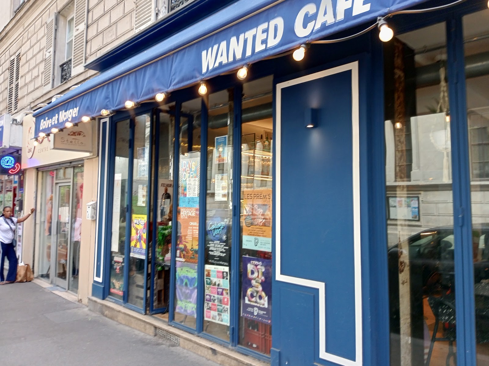 Wanted Café Paris: the place