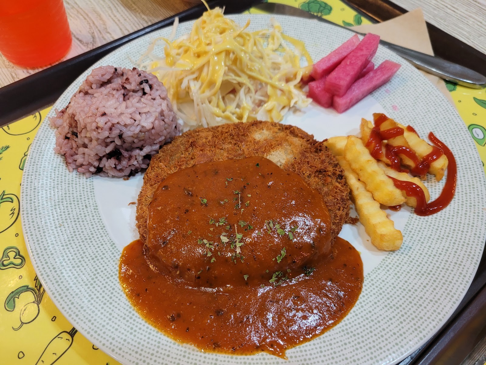Loving Hut Cafe: food & drinks