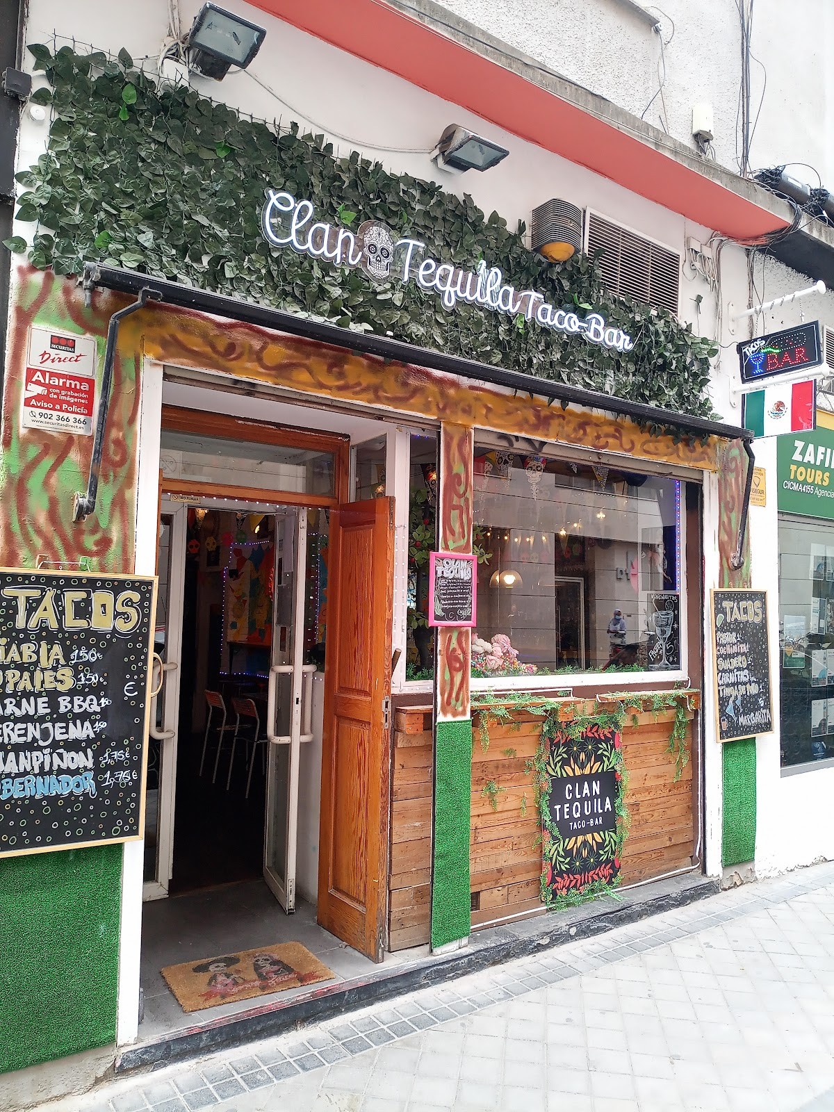 CLAN TEQUILA: the place